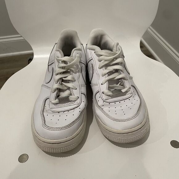 Nike Youth Air Force 1 Low GS Triple White DH2920-111  Size 5.5Y Low Top Leather - Picture 3 of 7